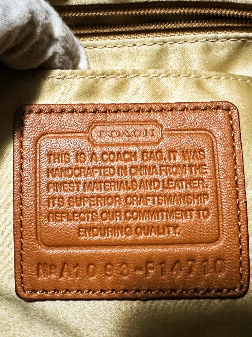 Vintage Coach soho Shoulder Bag Beige Signature Canvas with Brown Leather Trim - Picture 10 of 17